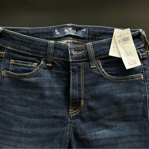 NWT Hollister Mid Rise Dark Wash Bootcut Jean